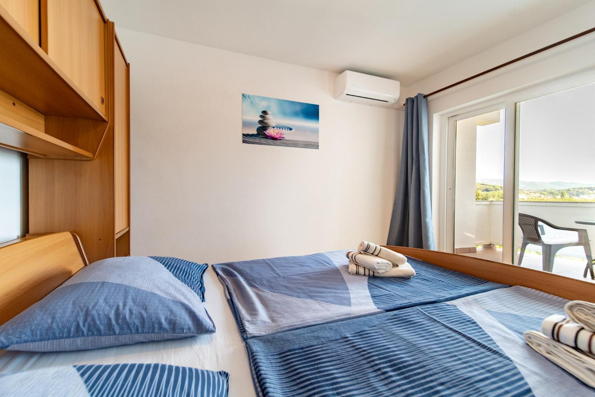 Apartments Lores Rab Town Bagian luar foto