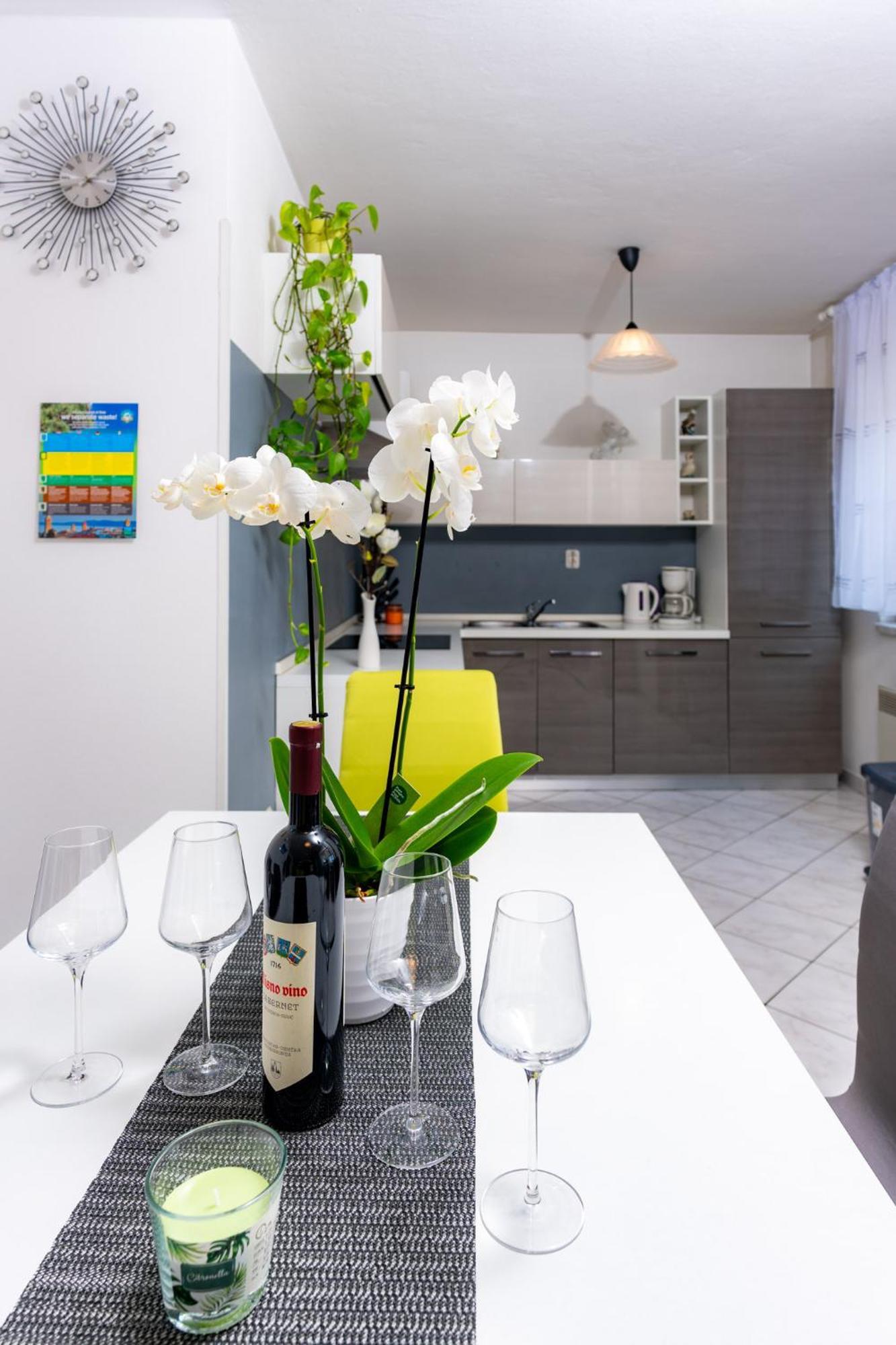 Apartments Lores Rab Town Bagian luar foto