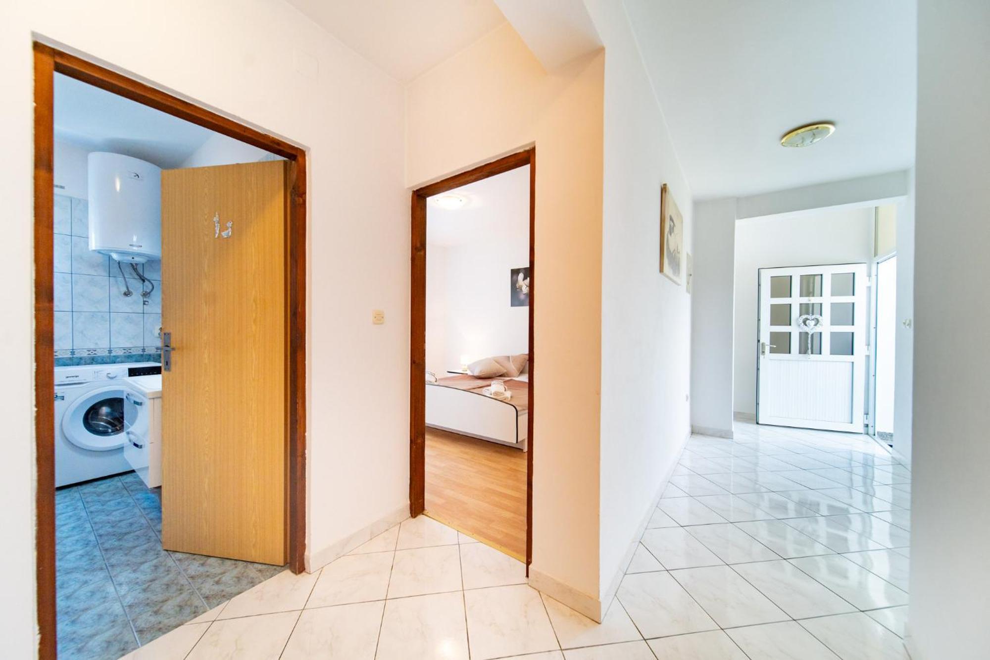 Apartments Lores Rab Town Bagian luar foto
